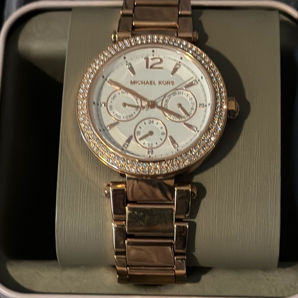 Michael Kors Rose Tone Watch With Crystals - Picture 3 of 8